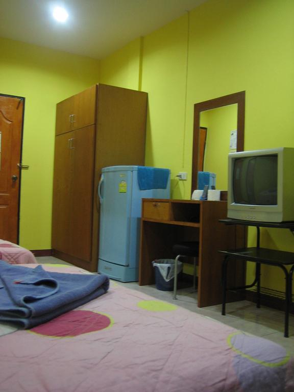 Andaman Place Guesthouse Patong Buitenkant foto