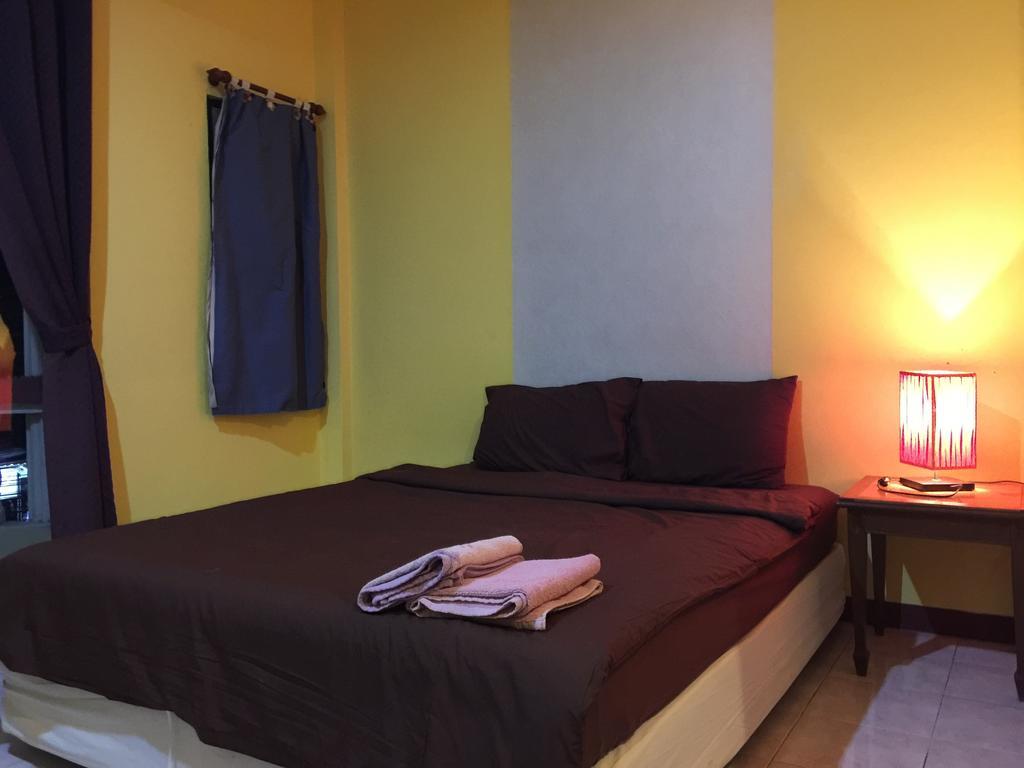 Andaman Place Guesthouse Patong Buitenkant foto