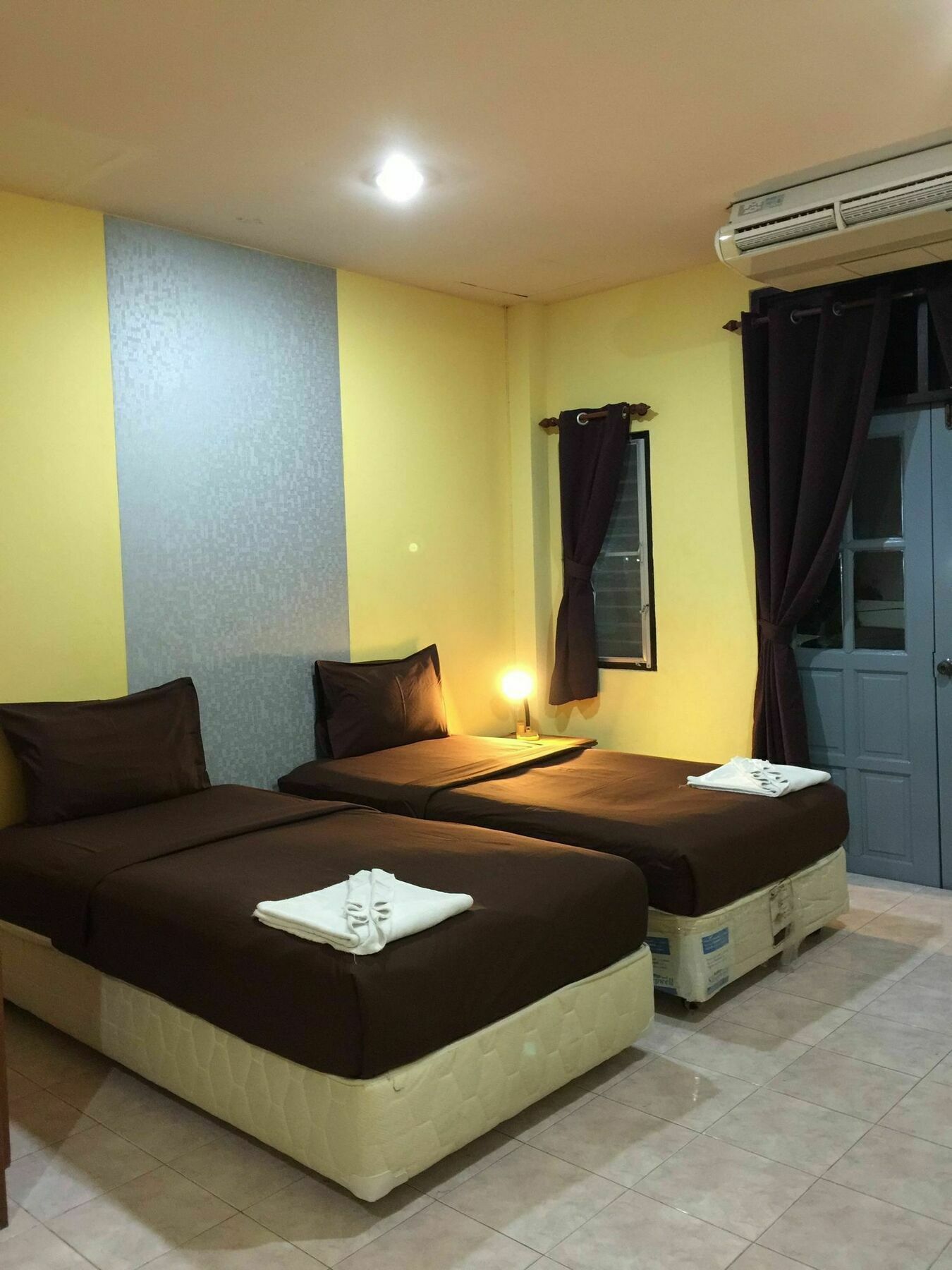 Andaman Place Guesthouse Patong Buitenkant foto