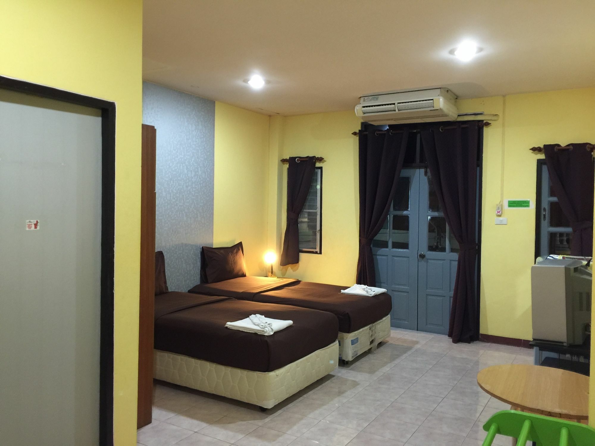 Andaman Place Guesthouse Patong Buitenkant foto