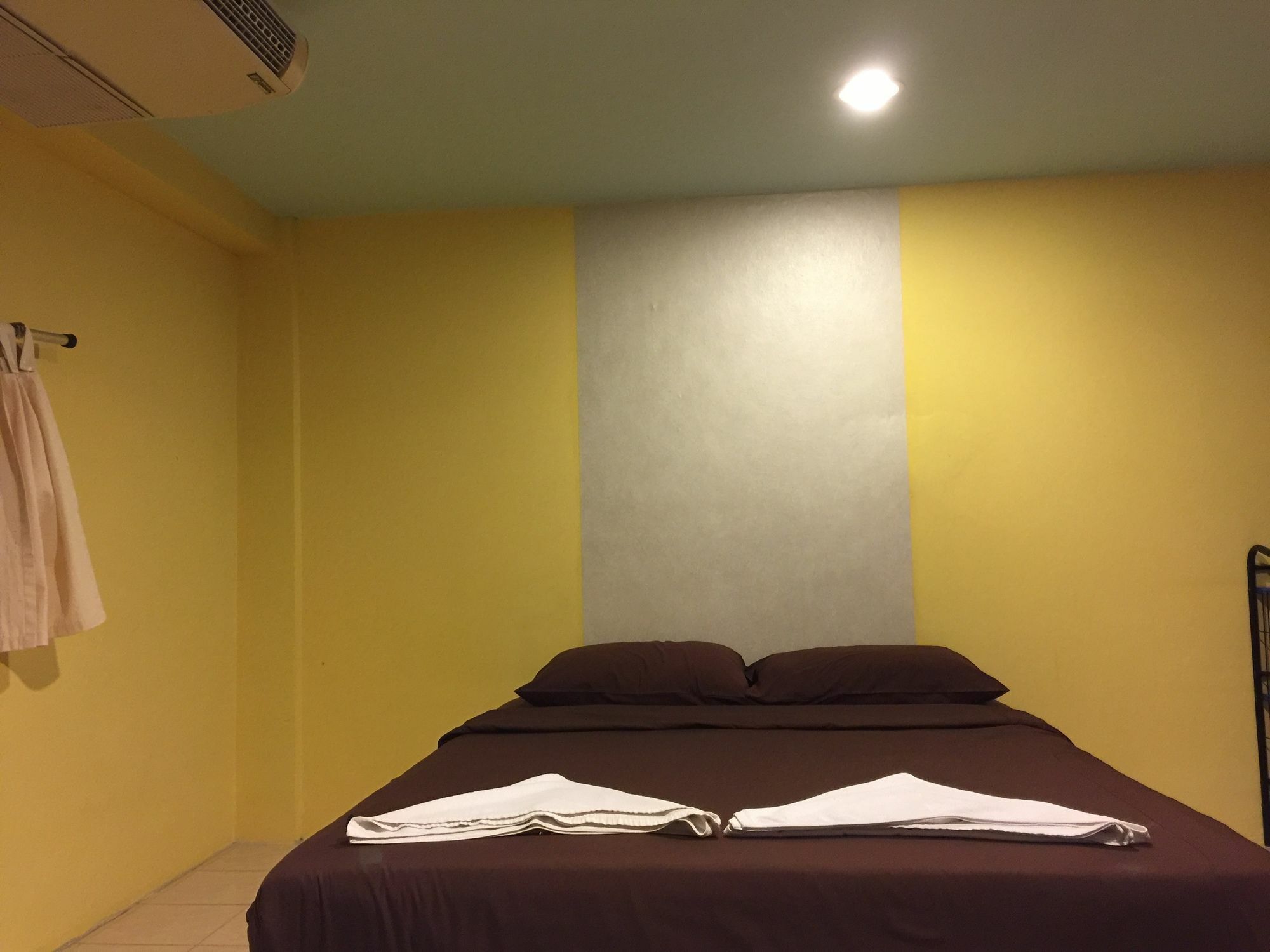 Andaman Place Guesthouse Patong Buitenkant foto
