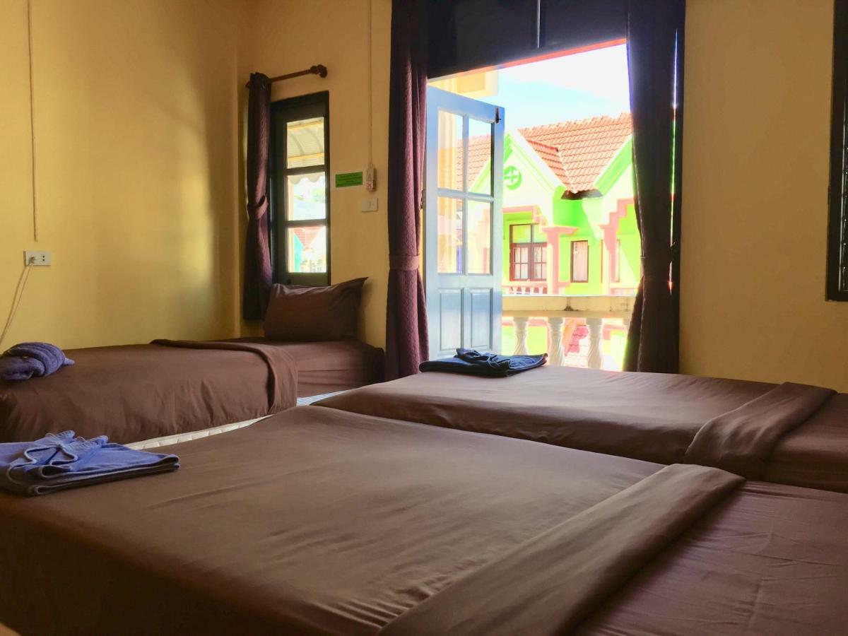 Andaman Place Guesthouse Patong Buitenkant foto