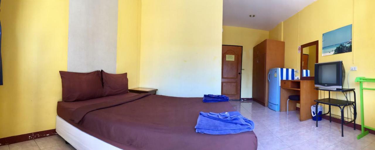 Andaman Place Guesthouse Patong Buitenkant foto